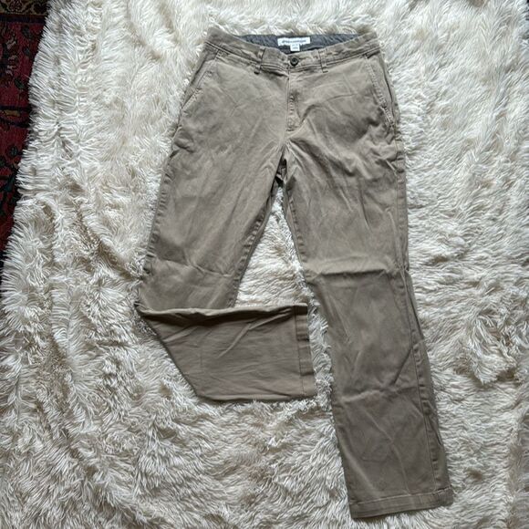 Amazon Essentials Khaki Flat Front Bootcut Pants Size 30 x 29 - Picture 1 of 6